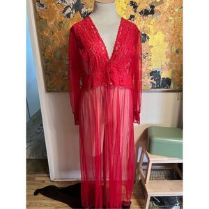 Amoureuse Red Sheer Lace & Chiffon Penoir Size 1X